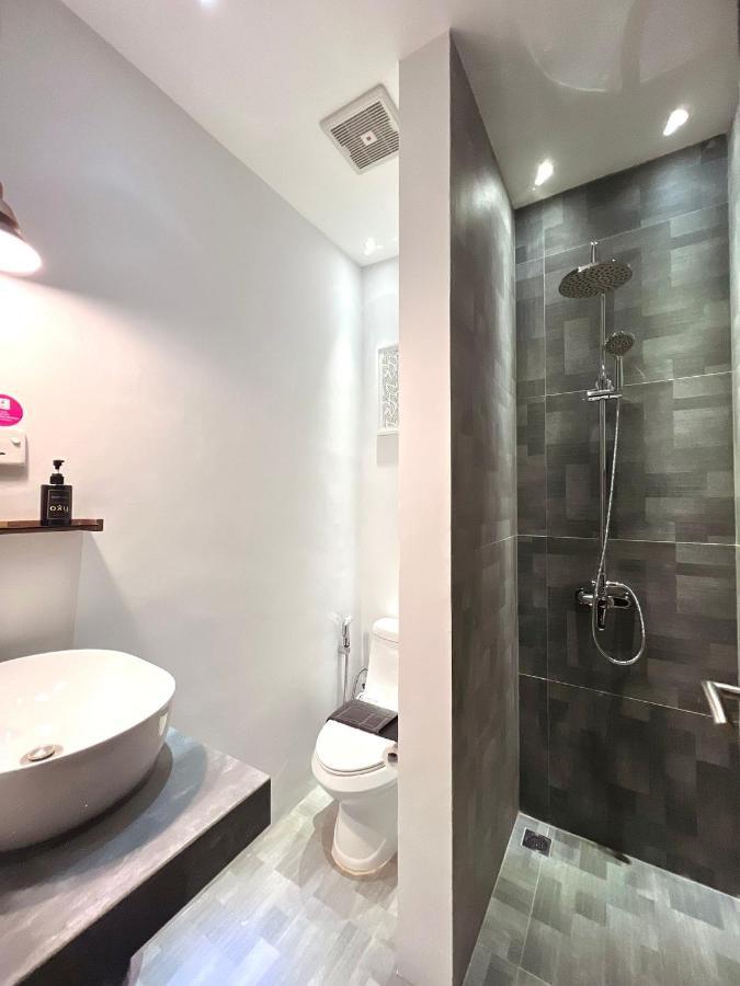 Oxy Suites G-03 At Shop House Meisterstadt Pollux Habibie Batam Экстерьер фото